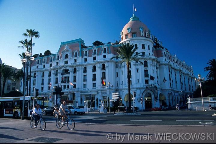 157_negresco